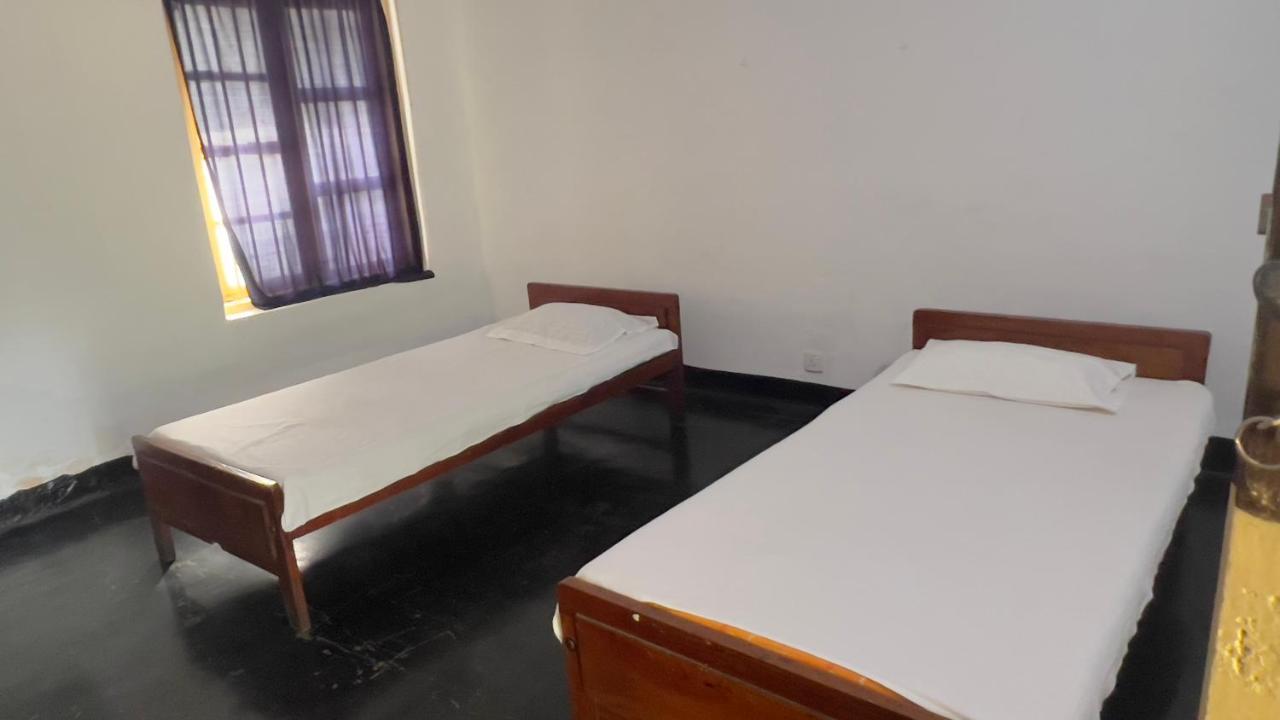 Resthouse Vavuniya Otel Dış mekan fotoğraf