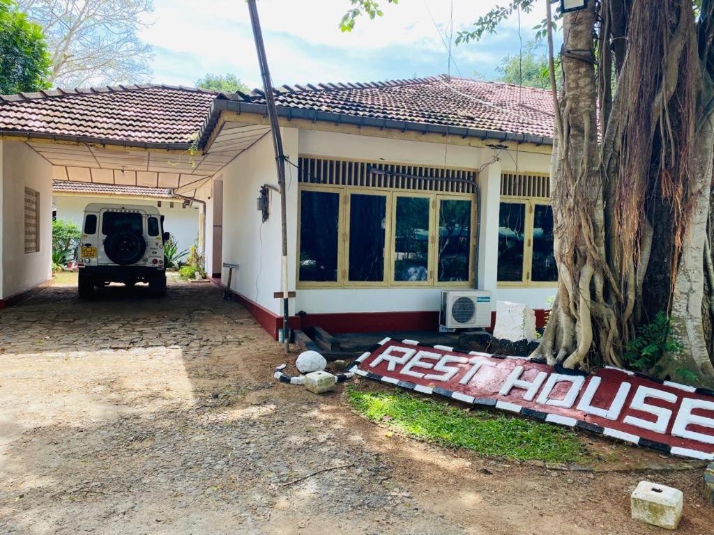 Resthouse Vavuniya Otel Dış mekan fotoğraf